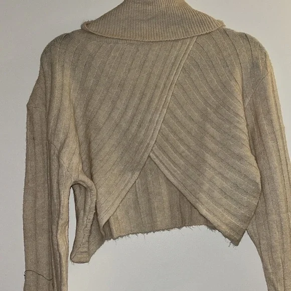 PrettyLittleThing Oatmeal Luxe Knit Wide Rib Cross Back Top Medium NWT - Picture 2 of 5